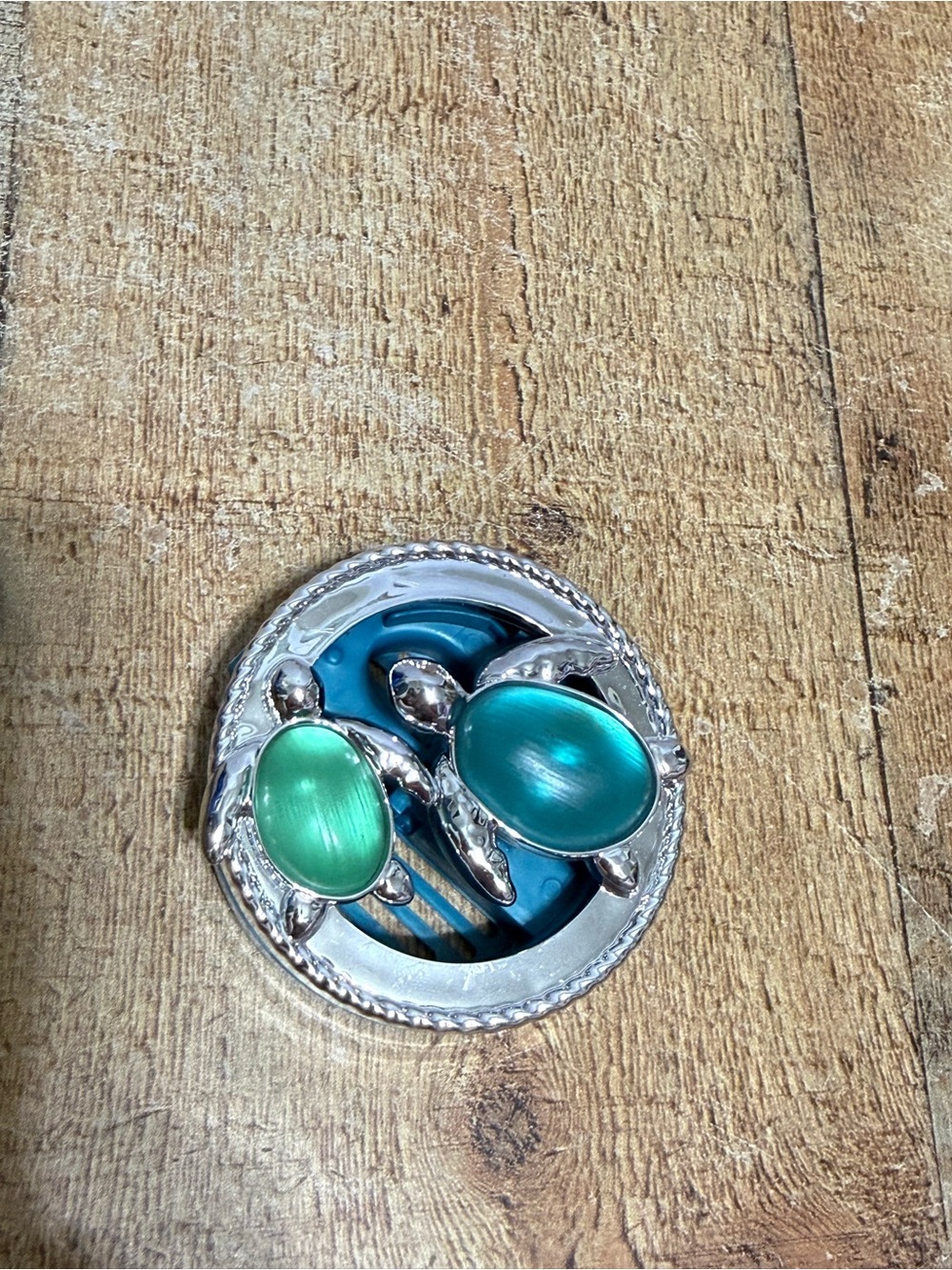 Bath & Body Works Chrome Sea Glass Turtle Scentportable Vent Visor Car Clip
Pre